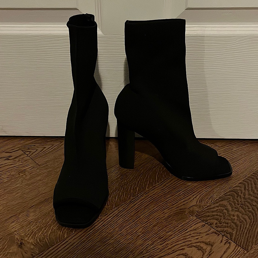 Women heeled slip on sock boots